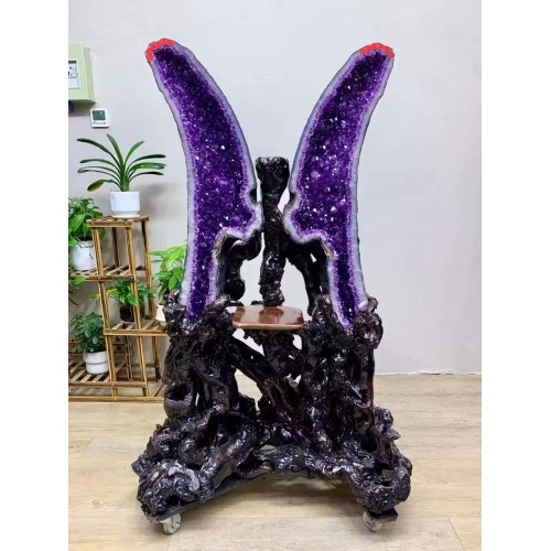 Amethyst geode